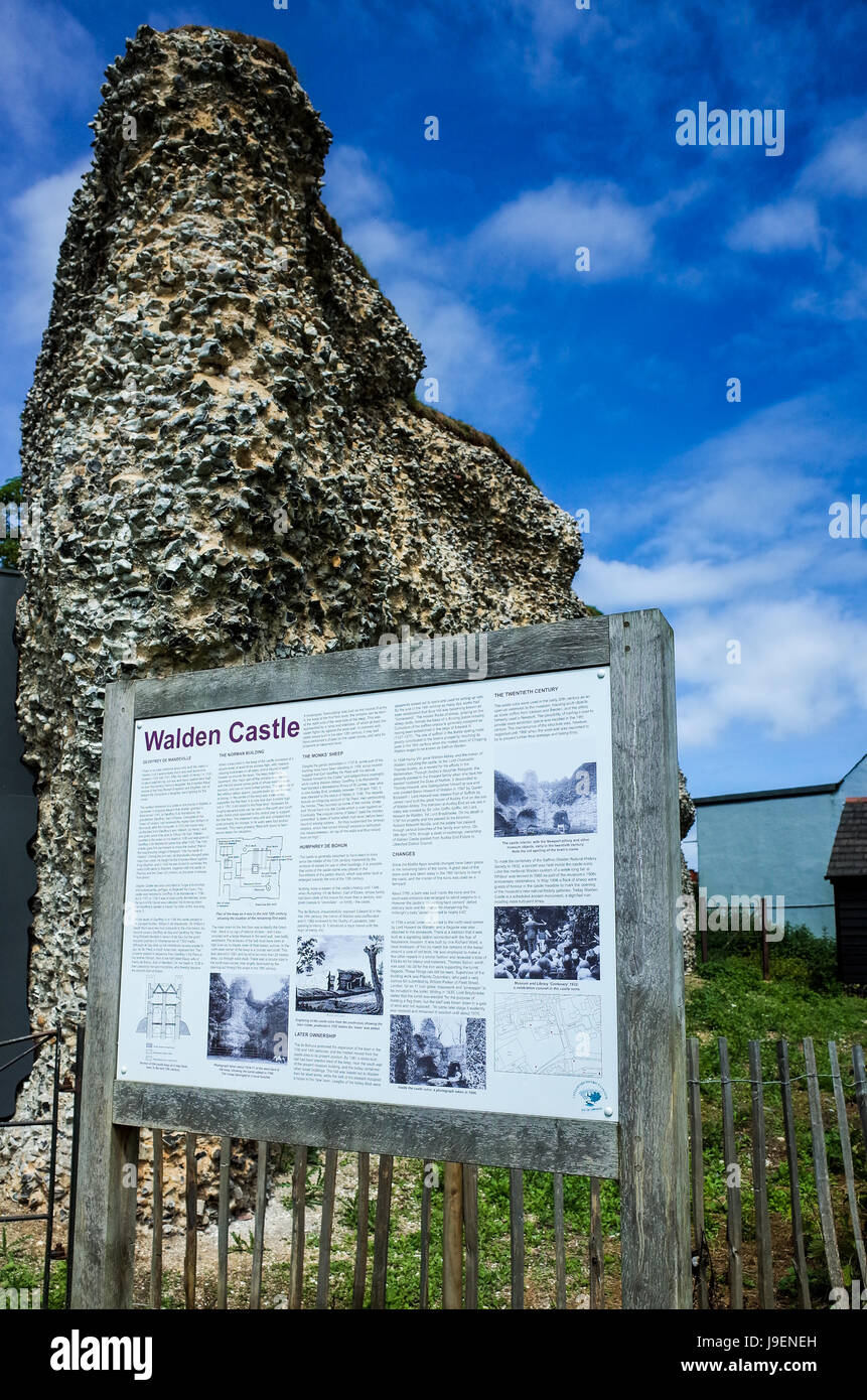 Die Überreste von Walden Burg in Saffron Walden, Essex UK. Es wurde zwischen 1141 und 1143 von Geoffrey de Mandeville während einer Periode der Unruhen gebaut Stockfoto