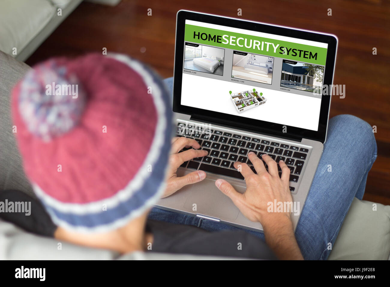 Mann, Sicherheit Kameras anzeigen. Alle Bildschirm-Grafiken bestehen. Stockfoto