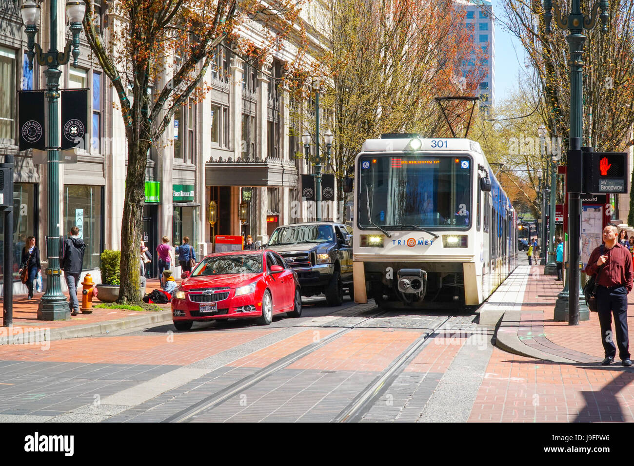 Straßenbahn in Portland downtown PORTLAND OREGON 16. April 2017