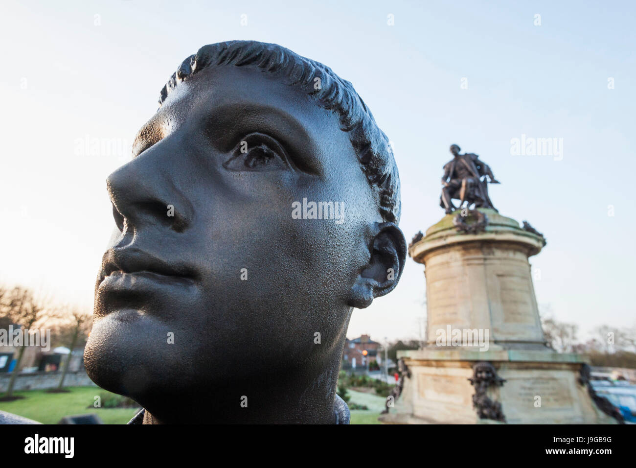 England, Warwickshire, Stratford-upon-Avon, Bancroft Gardens, Gower Memorial, Prinz Hal und William Shakespeare Statuen Stockfoto