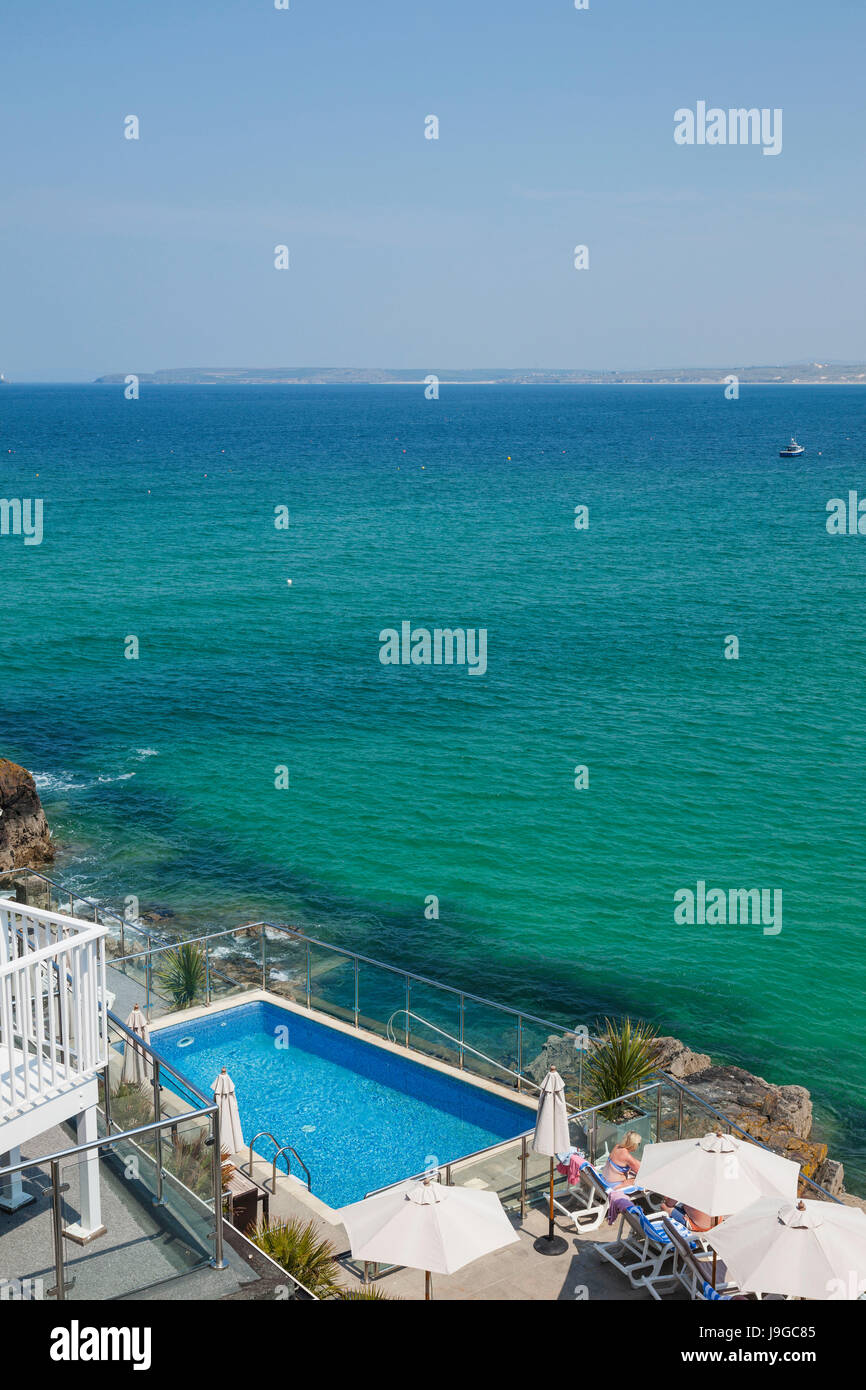 England, Cornwall, St.Ives, Meer und Pool Stockfoto