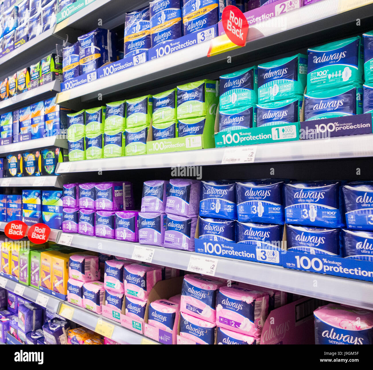 Supermarkt-Anzeige der Tampax Tampons, feminine Produkte. UK Stockfoto