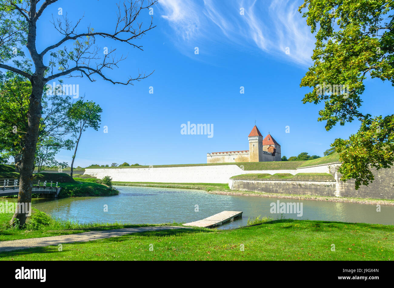Kuressaare Schloss und seinen Wassergraben in Saaremaa, Estland Stockfoto