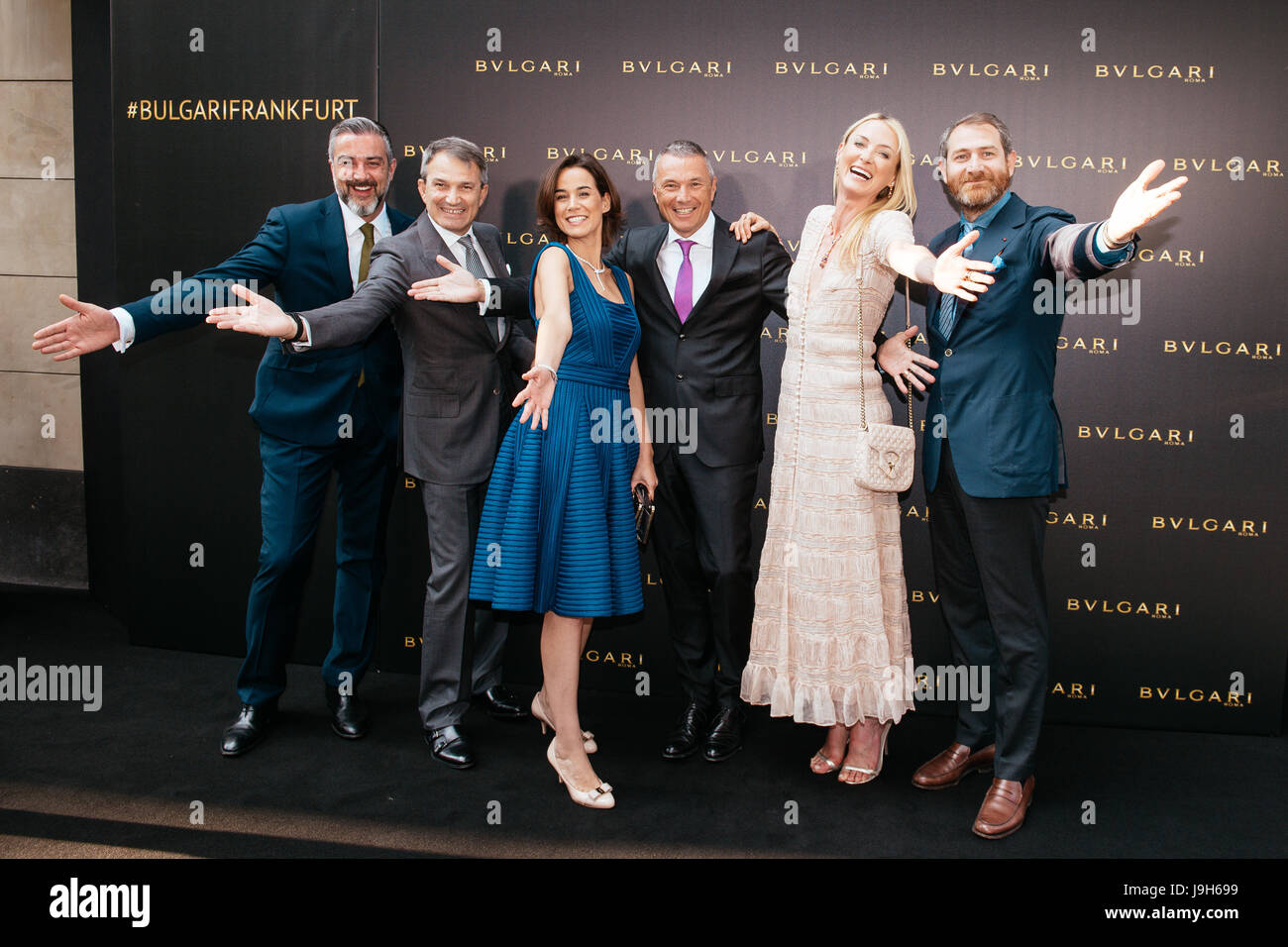 Deniz Imdat, Levio Gavazza, Sandra Mohsni, Jean-Christophe Babin, Lilly Prinzessin Zu Sayn-Berleburg und Fabrizio Buonamassa während der Bulgari-Shop Eröffnung am 06.01.17 in Frankfurt am Main | Nutzung weltweit/Picture alliance Stockfoto