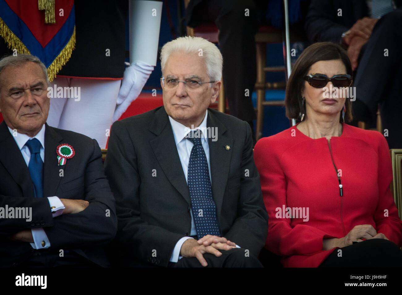 Rom, Italien. 2. Jun. 2017. Militärparade zur Feier zum 71. Jahrestag der italienischen Republik.  im abgebildeten Pietro Grasso, Sergio Mattarella, Laura Boldrini Credit: Andrea Ronchini/Alamy Live News Stockfoto