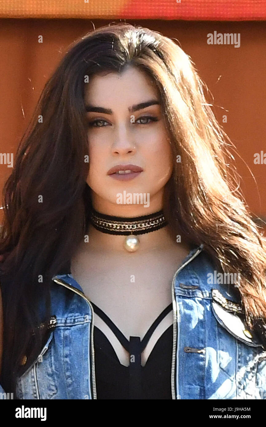 New York, NY, USA. 2. Juni 2017. Lauren Jauregui der fünften Harmonie führen bei Rumsey Playfield im Central Park für 2017 Good Morning America Concert Series am 26. Mai 2017 in New York City. Bildnachweis:: John Palmer/Media Punch/Alamy Live-Nachrichten Stockfoto