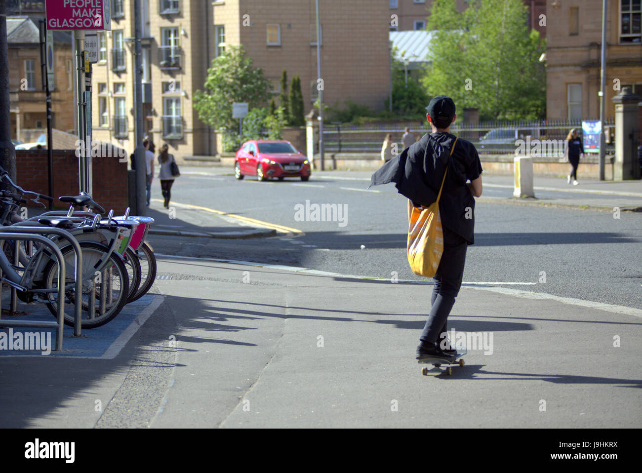 Glasgow Straße Szene Skate boarding Stockfoto