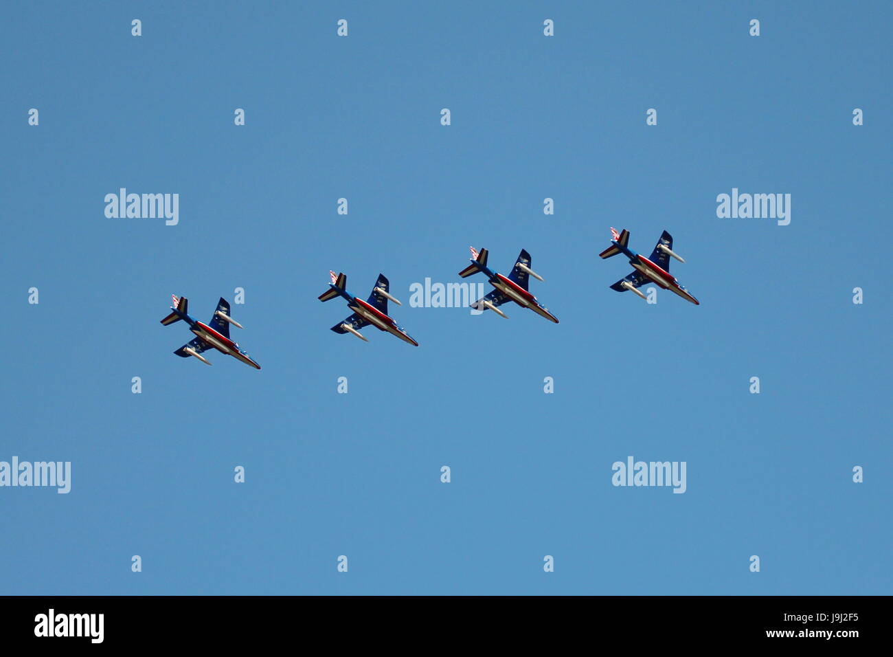 Dassault-Breguet/Dornier Alpha Jet Es von der französischen Luftwaffe Kunstflugstaffel Patrouille de France, Ankunft am Flughafen Prestwick in Ayrshire. Stockfoto