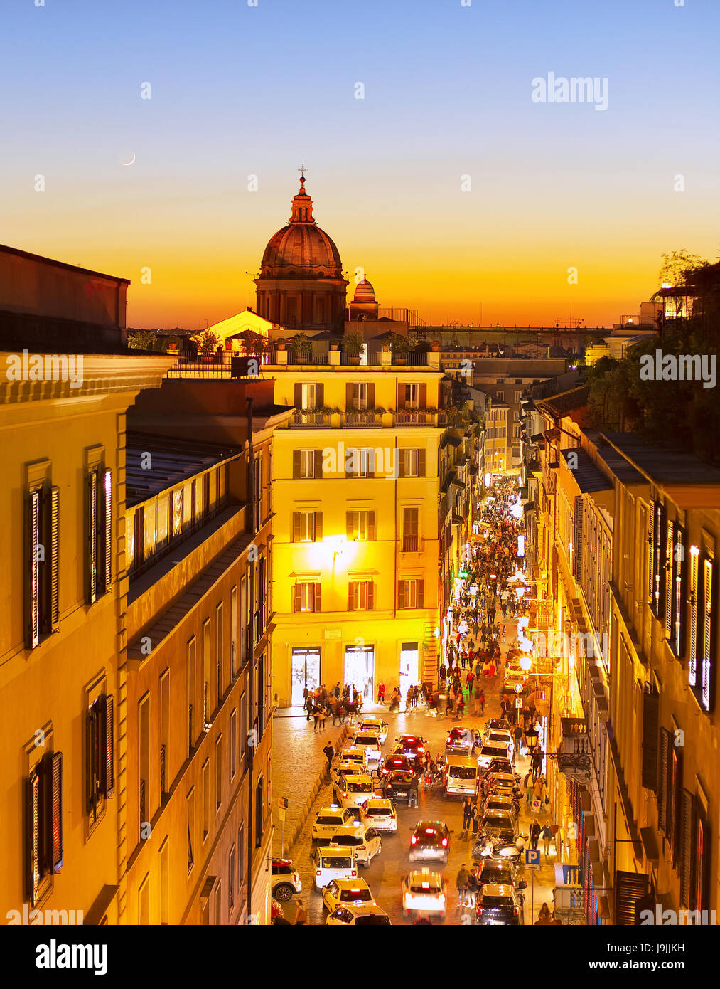 Rom Old Town Street in der Abenddämmerung. Ansicht von oben. Italien Stockfoto