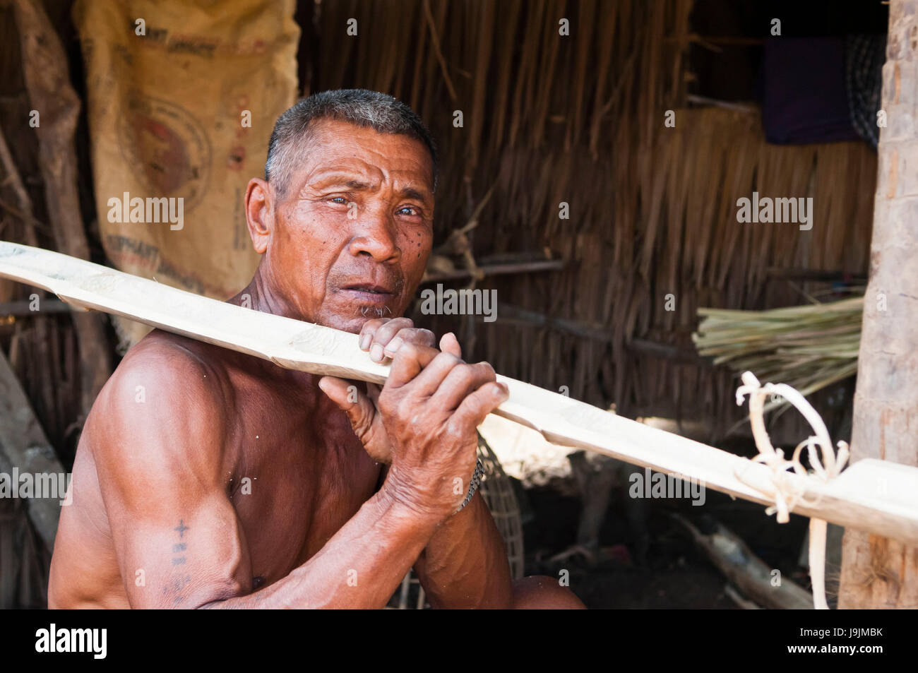 ein birmanischen arbeitet mit Bambus Stockfoto