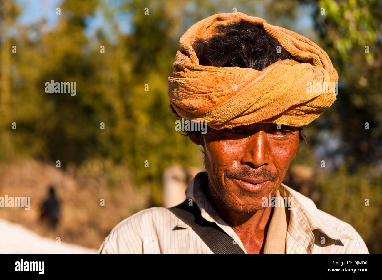 Myanmar, Mann zwischen Kalaw und Inle See Stockfoto