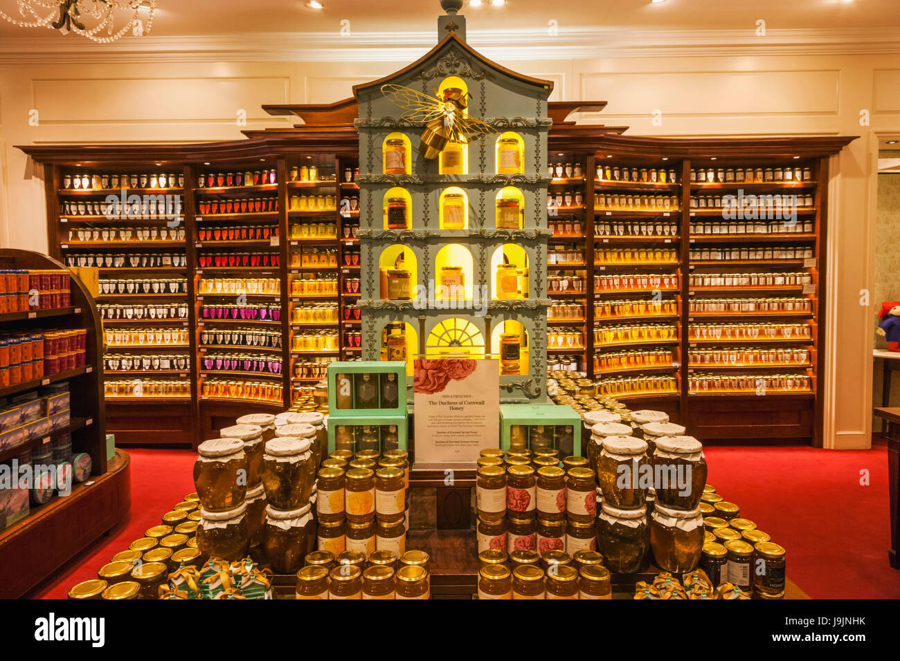 England, London, Piccadilly, Fortnum & Mason Store anzeigen von Honig-Gläser Stockfoto England, London, Piccadilly, Fortnum & Mason Store anzeigen von Honig-Gläser Stockfoto