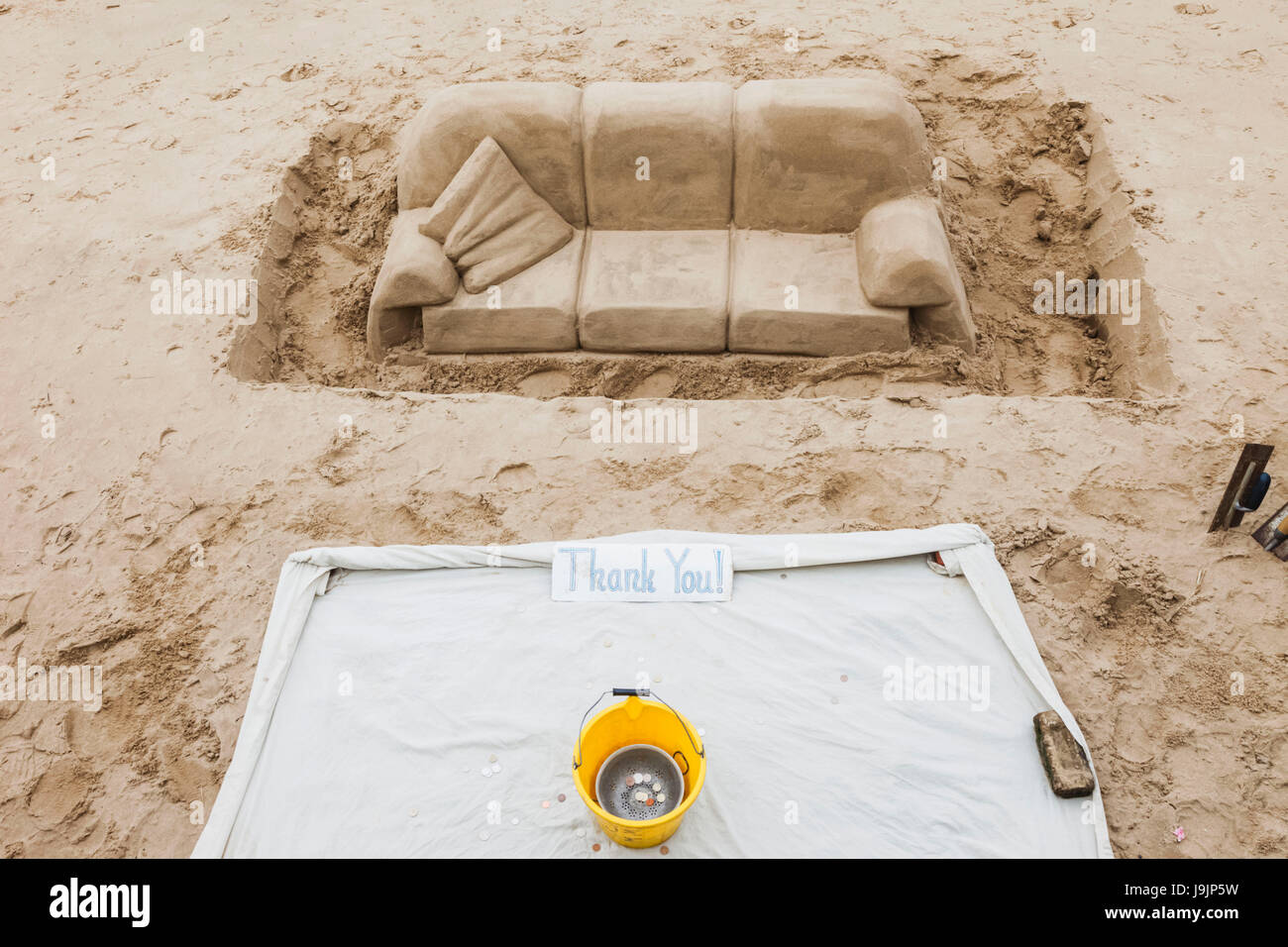 England, London, Southwark, Bankside, Sand Skulptur am Ufer der Themse Stockfoto