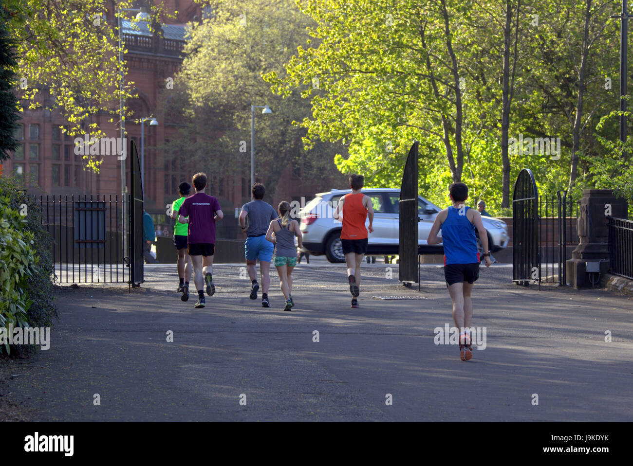 Glasgow Kelvingrove Park Szenen Läufer laufen Stockfoto