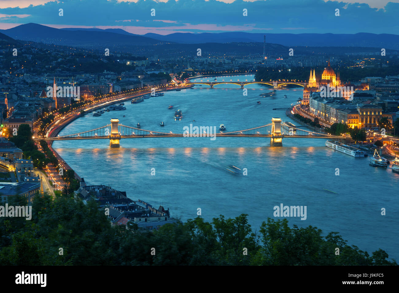 Gelert Hügel Blick auf Szechenyi-Brücke und die Budaer Burg Stockfoto