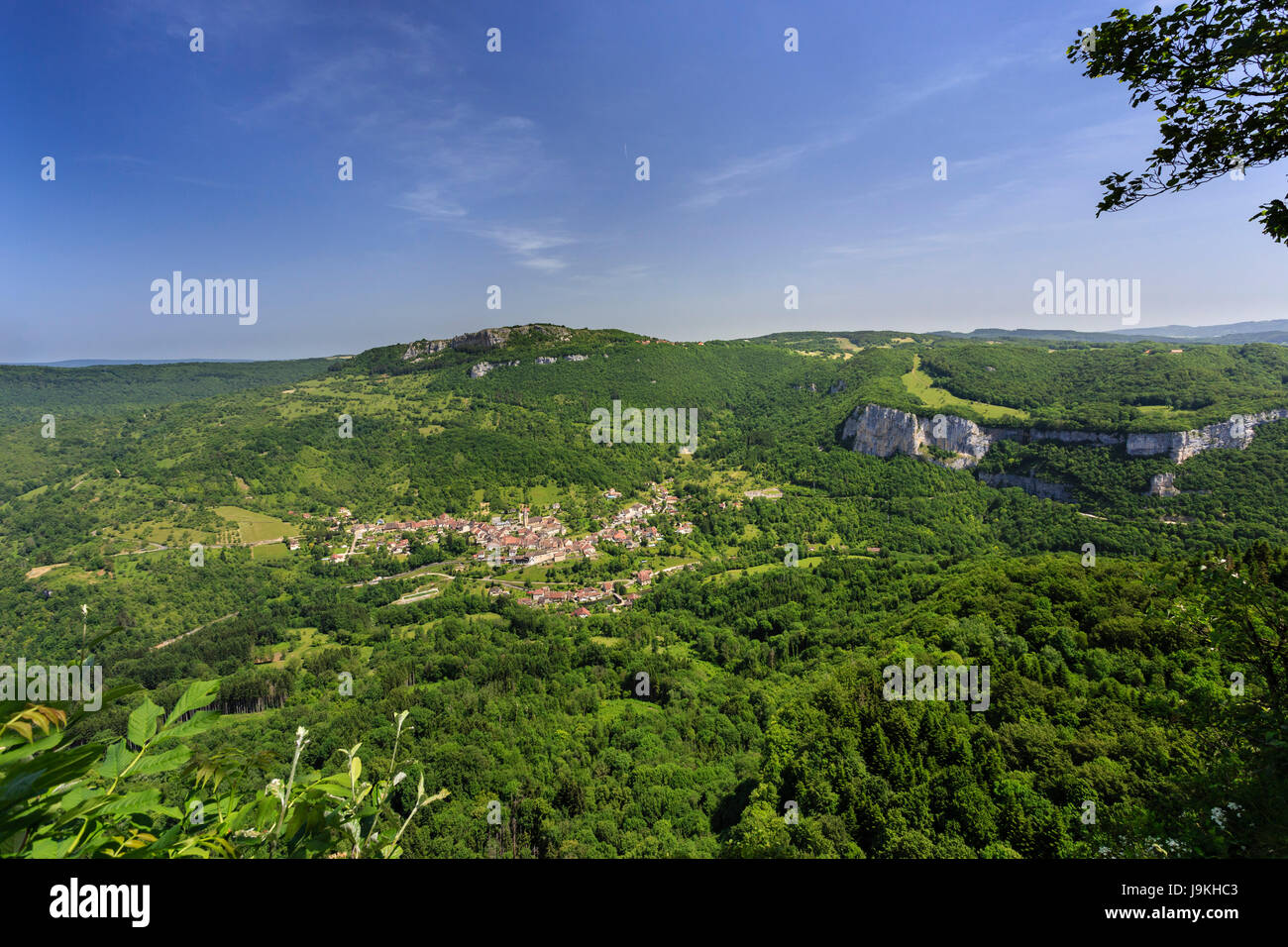 Frankreich, Doubs, Renedale, Belvedere von Renedale, Aussicht auf Tal der Loue und Mouthier Haute Pierre Stockfoto
