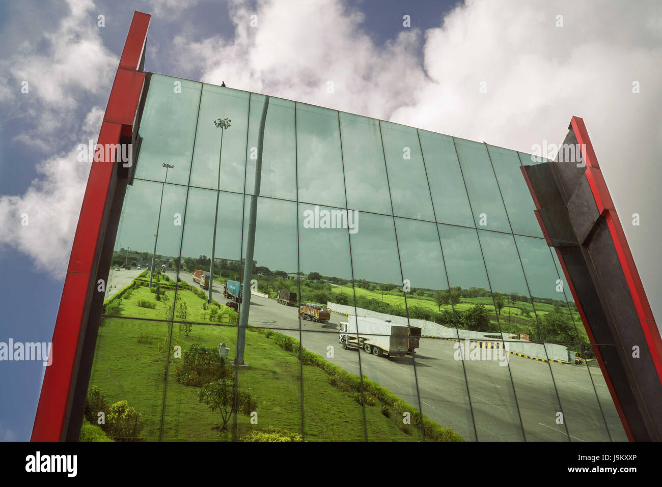 Reflexion über Glasbau, Indien, Asien Stockfoto