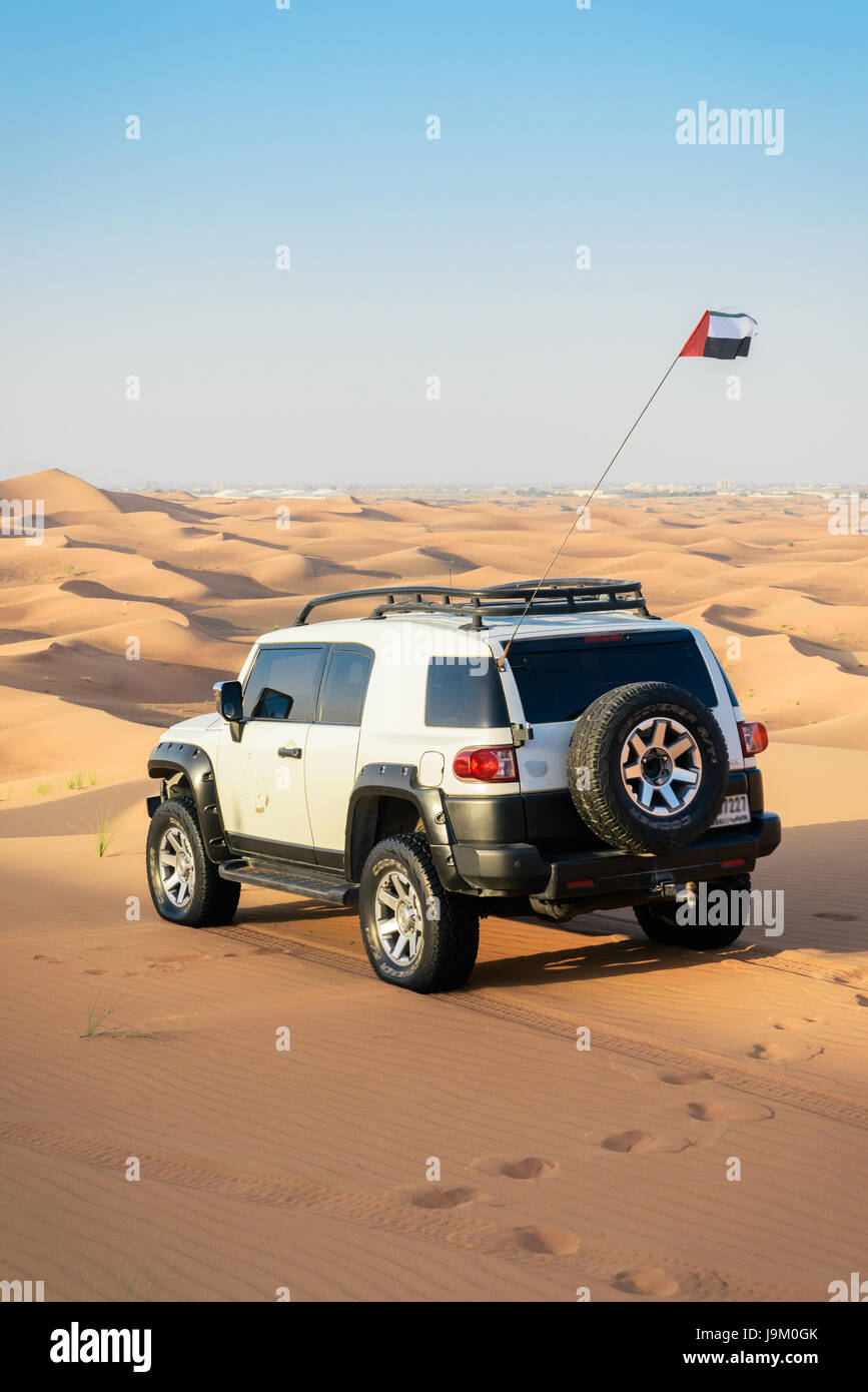 Off Road 4 x 4 in der Nähe von Dubai in den Vereinigten Arabischen Emiraten Stockfoto