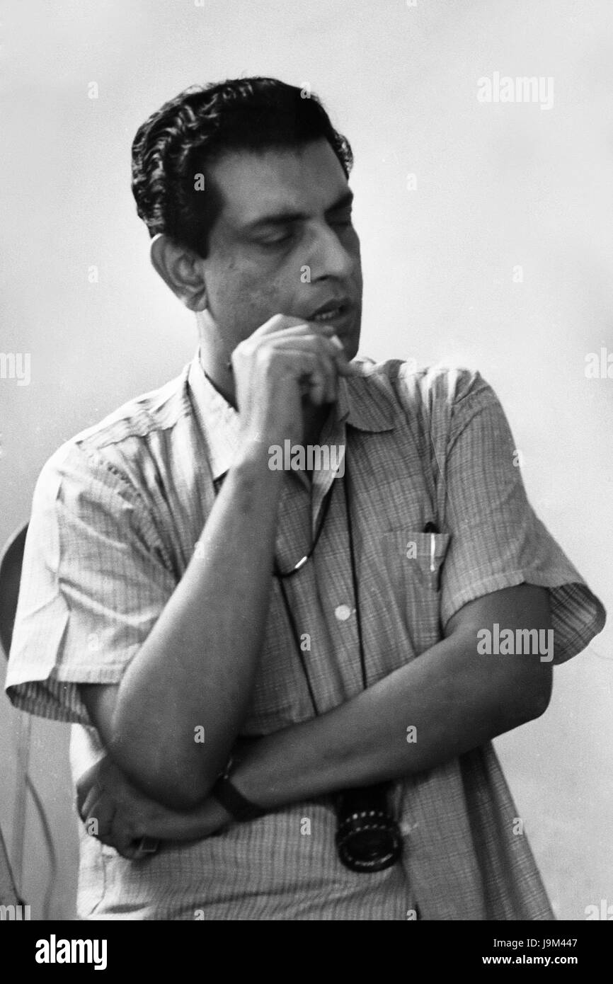 Satyajit Ray, indischer Filmemacher, Drehbuchautor, Musikkomponist, Grafiker, Lyriker und Autor, Indien, Asien, Indisch, Asiatisch, Altes Vintage 1900s Bild Stockfoto