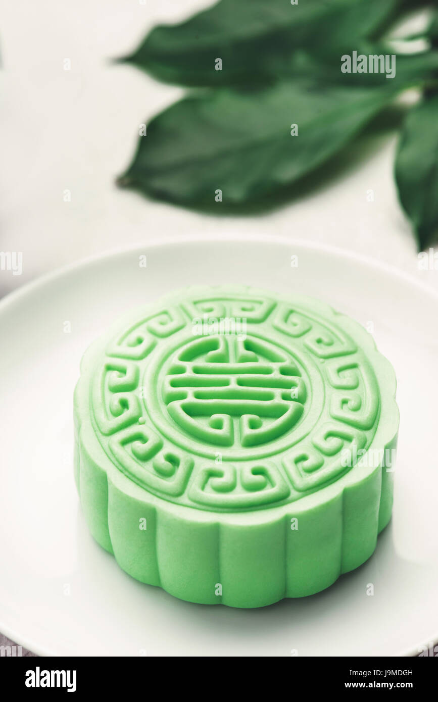 Chinesisch (traditionell) Mitte Herbst Festival Essen. Verschneite Haut Mooncakes. Stockfoto