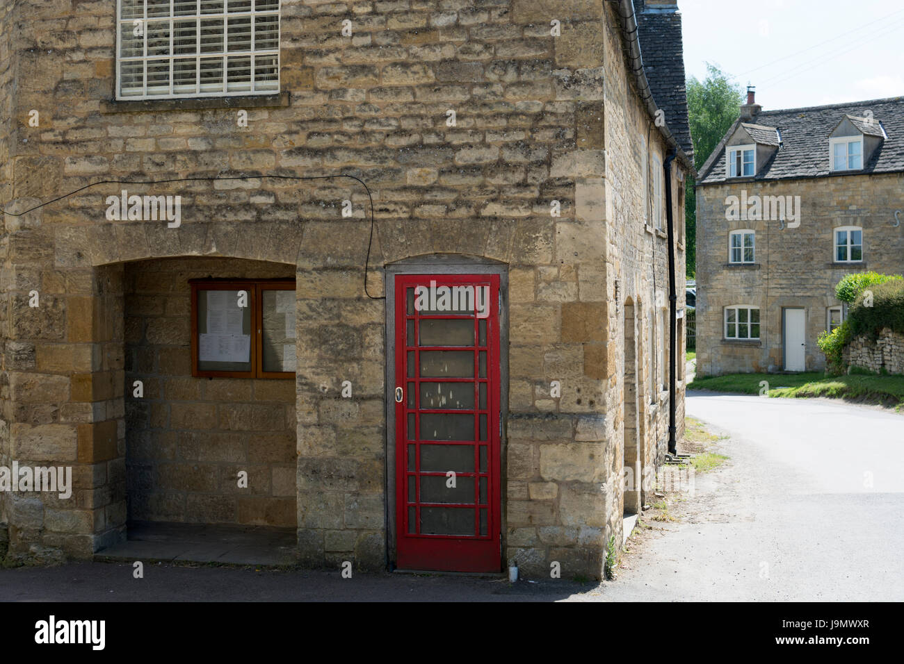 Telefon-box Guiting Power Village, Gloucestershire, England, UK Stockfoto