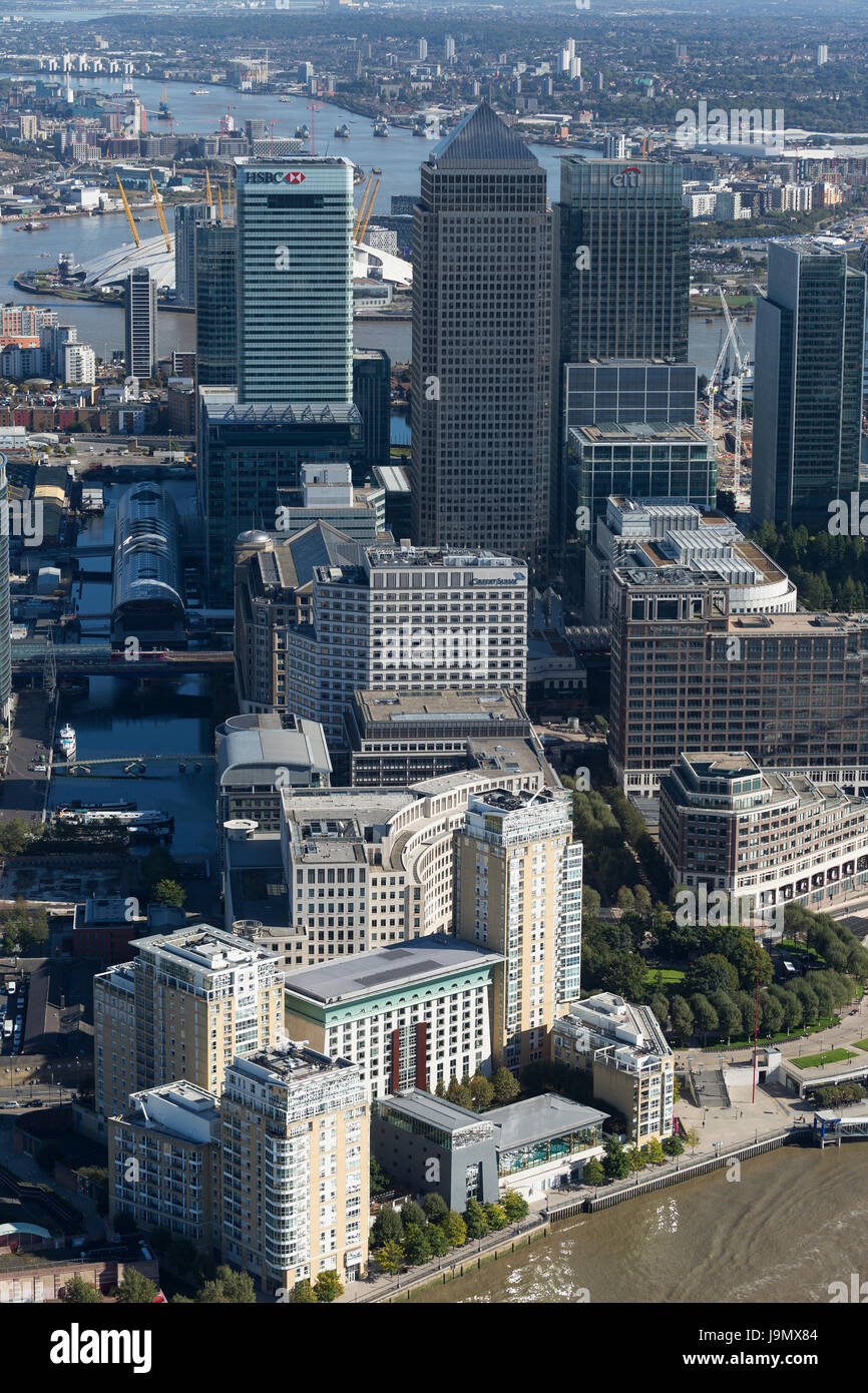 Luftaufnahme von den großen kommerziellen Gebäuden in Canary Wharf, Isle of Dogs, Tower Hamlets, East London Stockfoto