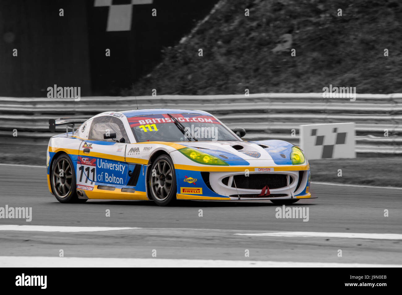 Jahrhundert Motorsport in Aktion in Snetterton für britische GT bearbeitet Stockfoto