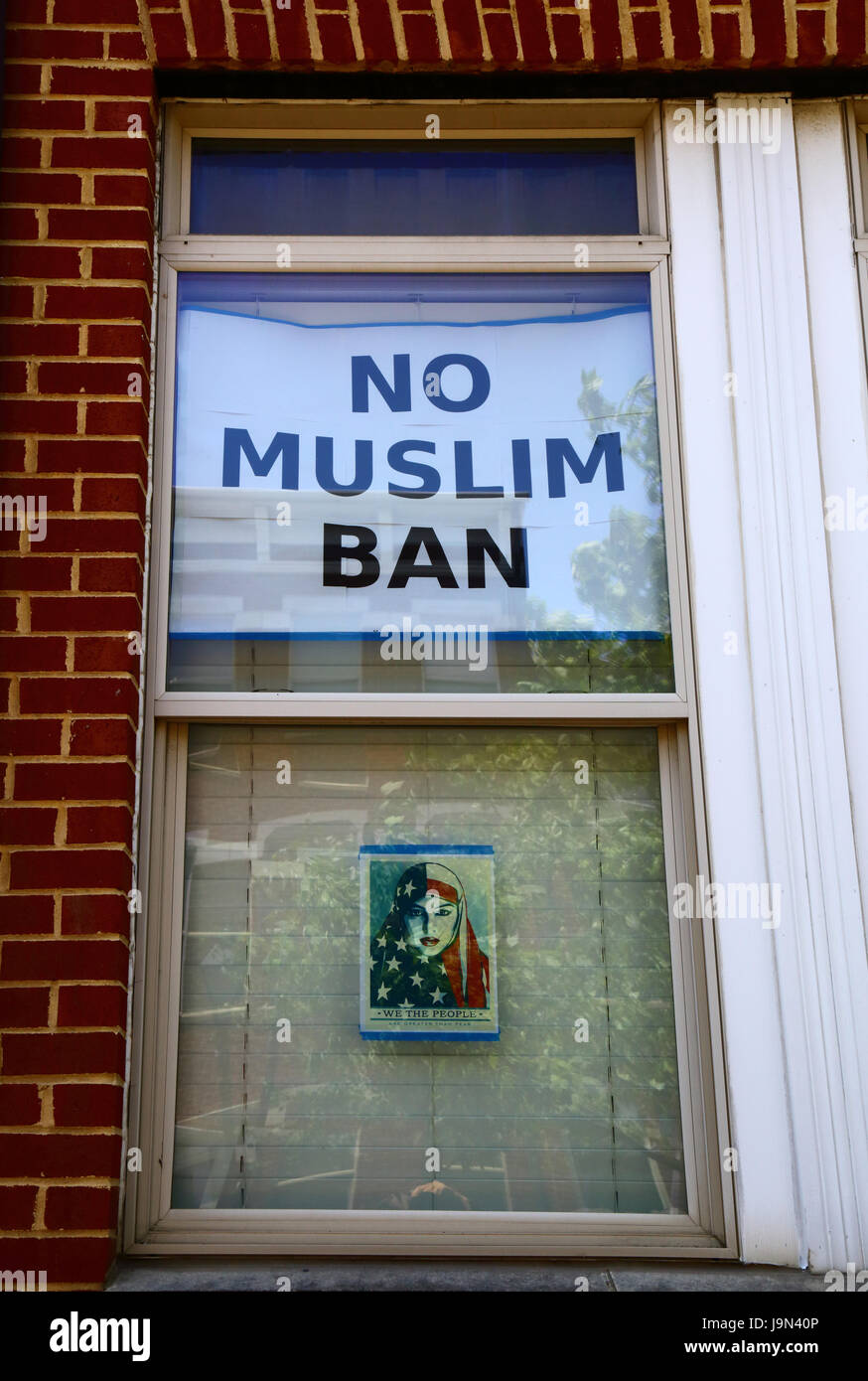 Kein Muslim Verbot Plakat im Fenster "Haus" Baltimore, Maryland, USA Stockfoto