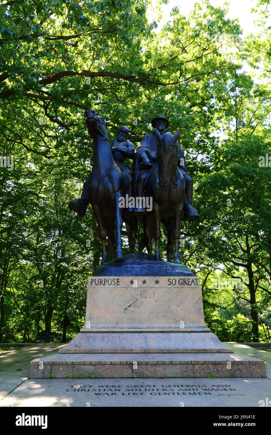 Lee und Jackson Denkmal für die Führer der konföderierten Armee Robert E Lee und Thomas J („Stonewall“) Jackson, Wyman Park Dell, Baltimore, Maryland, USA Stockfoto