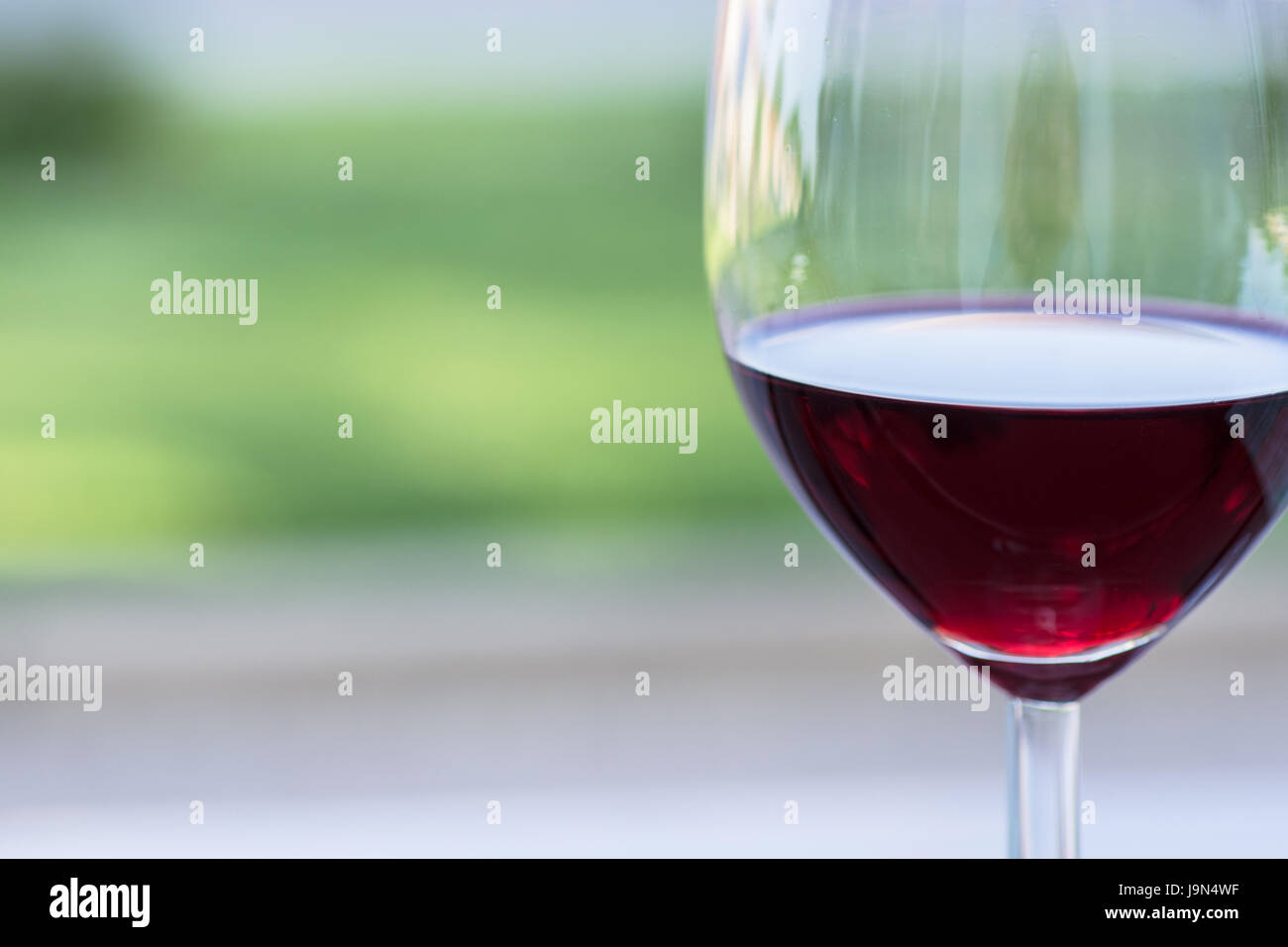 Glas Cabernet Sauvignon Rotwein Wein schließen sich Stockfoto