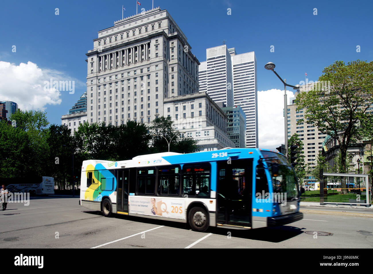 Öffentliche Verkehrsmittel-Bus in der Innenstadt von Montreal, Quebec, Kanada Stockfoto