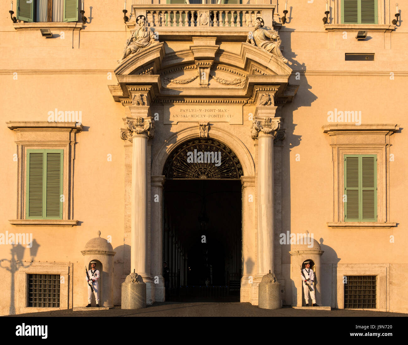 Palazzo del Quirinale (Quirinalspalast) befindet sich in Piazza del Quirinale, Quirinal Hügel, Rom, Italien, Europa Stockfoto