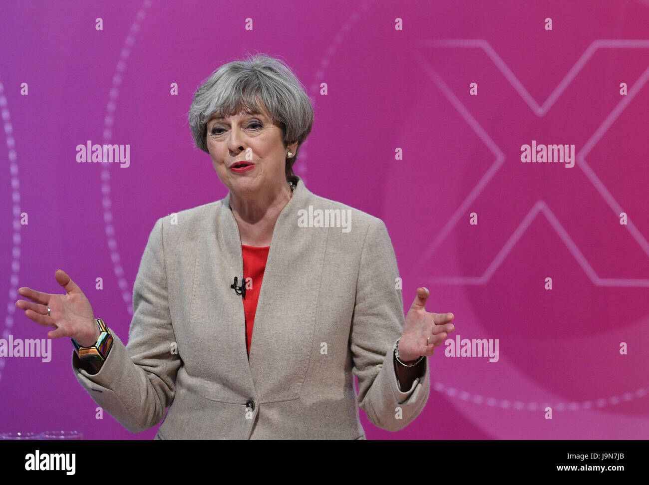 Premierminister Theresa Mai Teilnahme an BBC1s Fragestunde Führer Special präsentiert von David Dimbleby vom Campus der University of York. Stockfoto