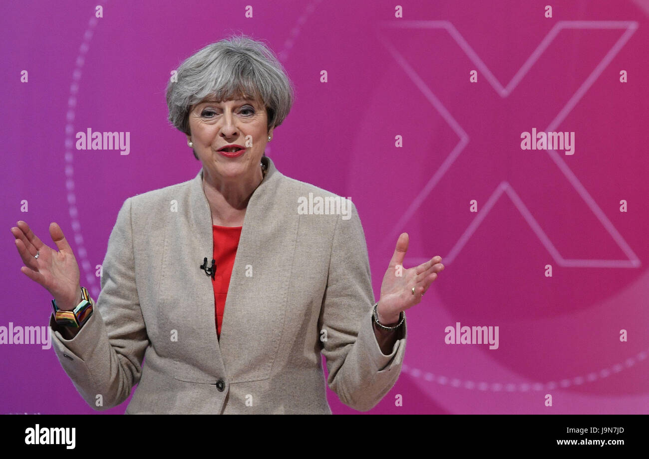 Premierminister Theresa Mai Teilnahme an BBC1s Fragestunde Führer Special präsentiert von David Dimbleby vom Campus der University of York. Stockfoto