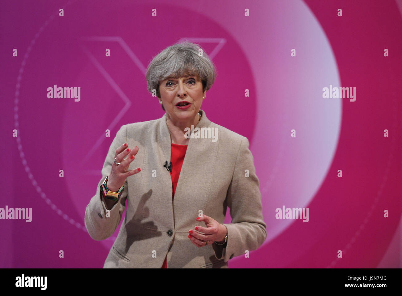 Premierminister Theresa Mai Teilnahme an BBC1s Fragestunde Führer Special präsentiert von David Dimbleby vom Campus der University of York. Stockfoto