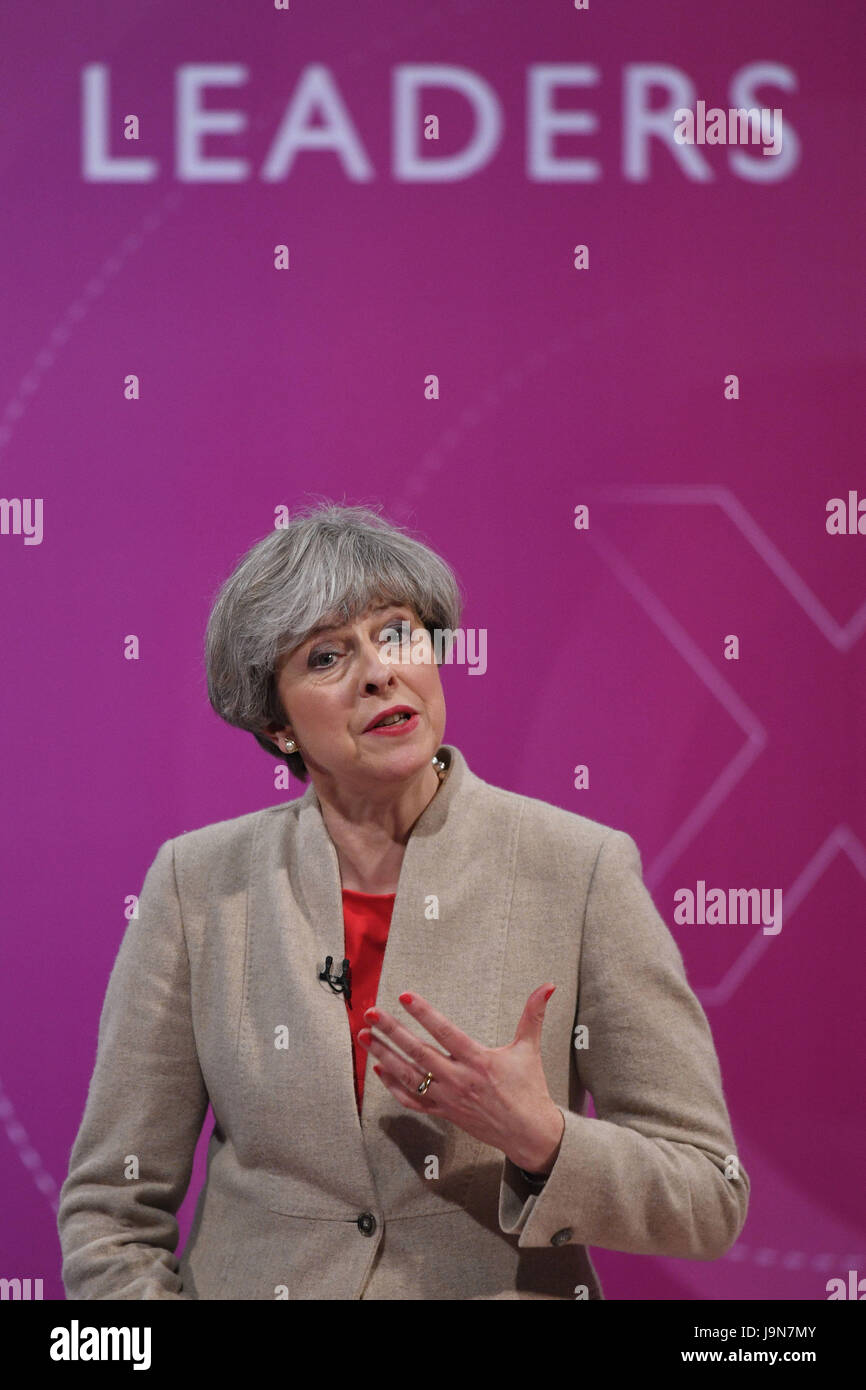 Premierminister Theresa Mai Teilnahme an BBC1s Fragestunde Führer Special präsentiert von David Dimbleby vom Campus der University of York. Stockfoto