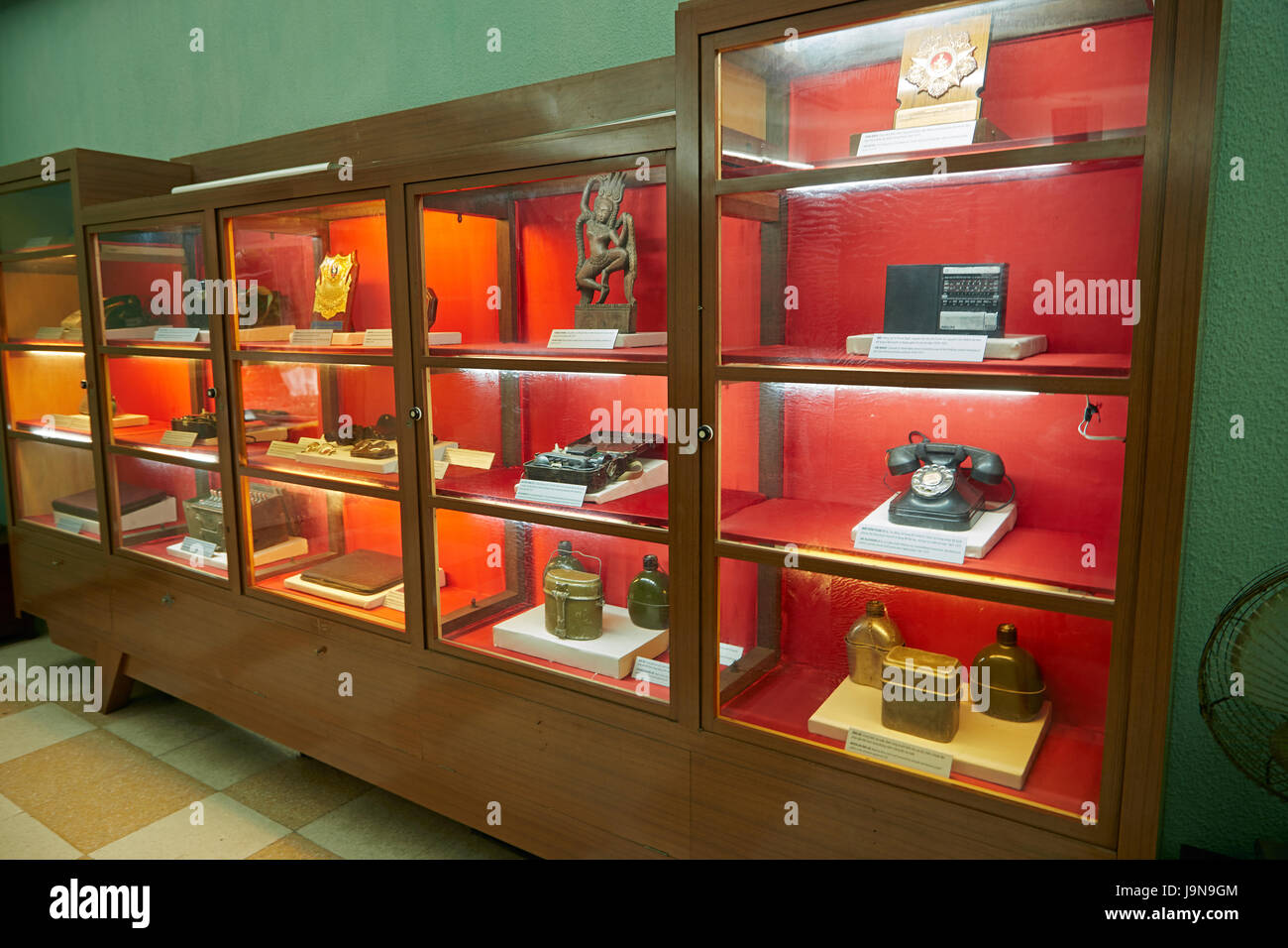 Historische Relikte in Gebäude D67 Bunker (zentrale militärische Kommission Bunker), kaiserliche Zitadelle von Thang Long (UNESCO Weltkulturerbe), Hanoi, Filmkunst Stockfoto