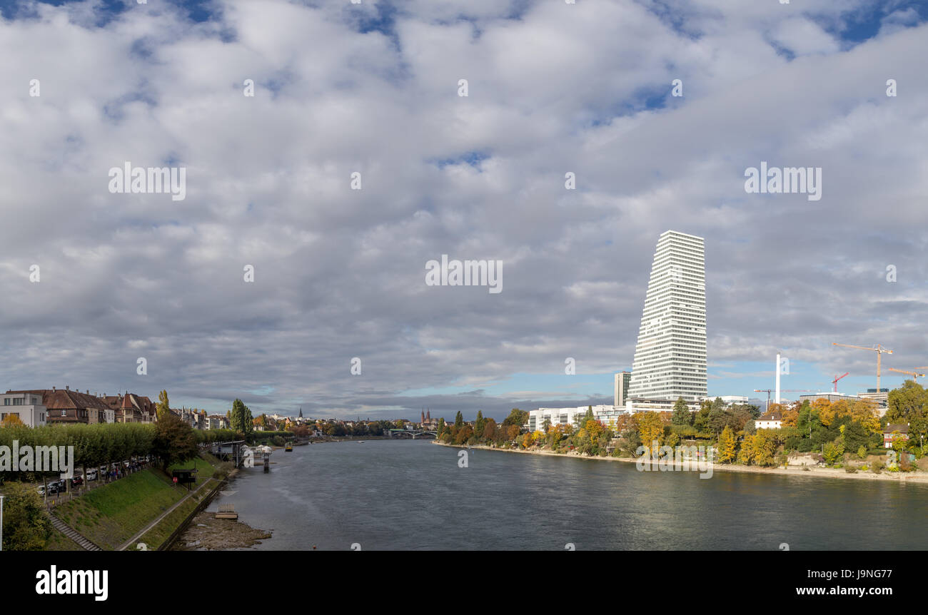 Panoramablick über Basel mit Roche Tower Stockfoto