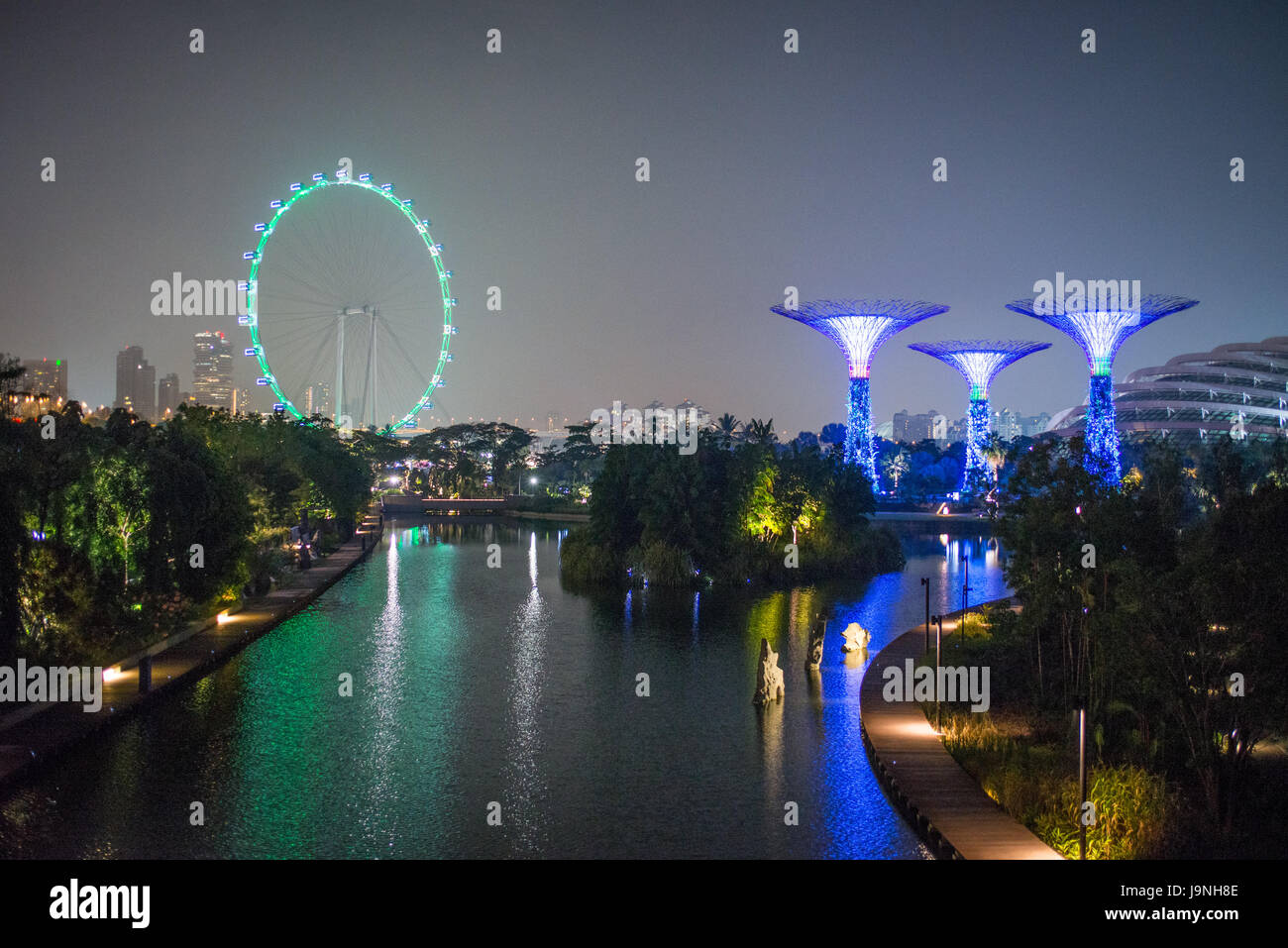 Skyline von Singapur und Nacht. Stockfoto