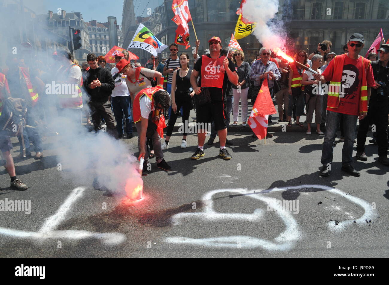 Arbeiter demonstrieren in Lyon, geplante Rentenreform zu protestieren Stockfoto