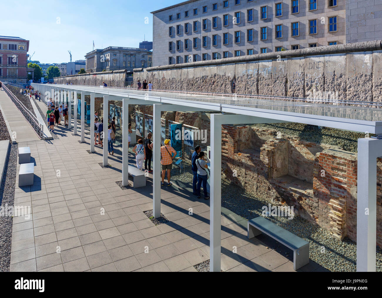 Die Berliner Mauer im Musée Topographie des Terrors, Niederkirchner Straße, Mitte, Berlin, Deutschland Stockfoto