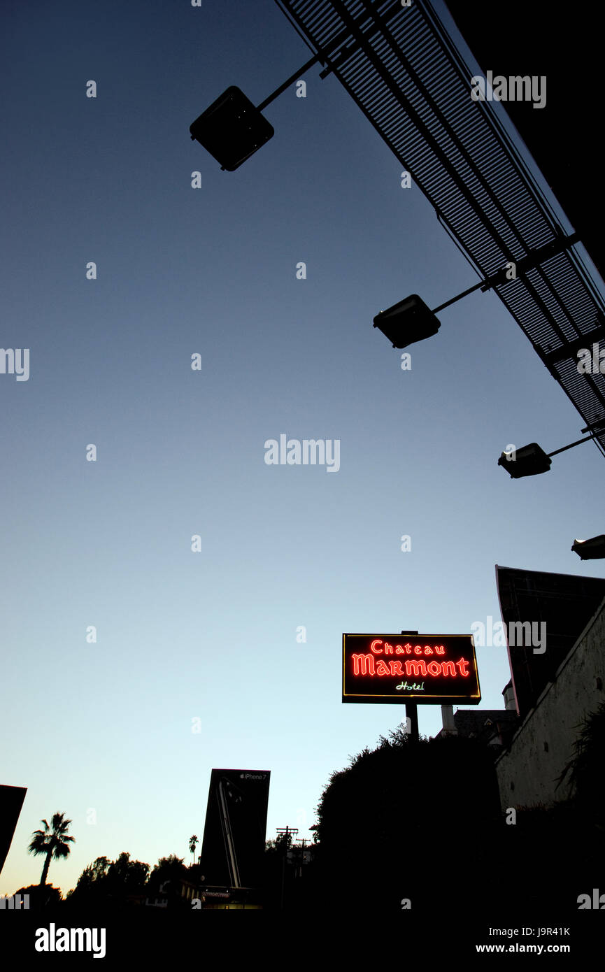 Neon-Schild für das Chateau Marmont Hotel am Sunset Strip in Los Angeles, CA Stockfoto