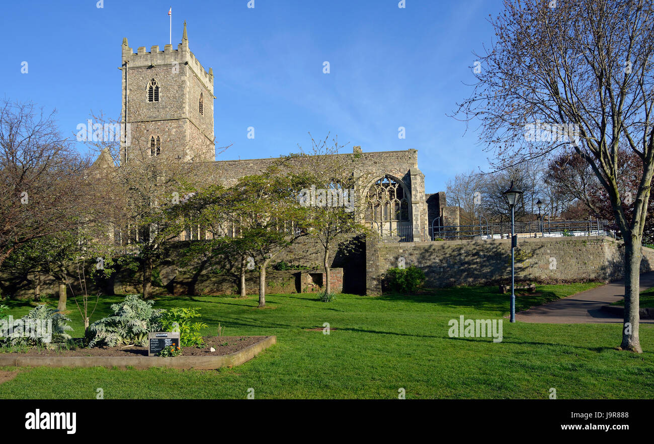 St Peter Kirche, Schlosspark, Bristol. Die Kirche wurde bei einem Bombenangriff am 24. November 1940 zerstört. Stockfoto