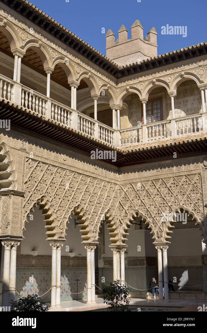 Spanien, Andalusien, Sevilla, Alcazar Palast, Patio de las Huasaco, Innenhof, Gebäude, Arkaden, Säulen, Stockfoto