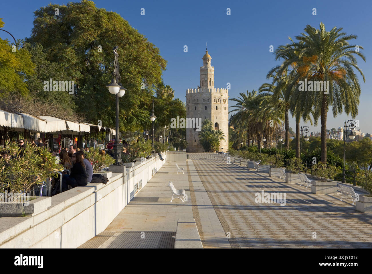Spanien, Andalusien, Sevilla, Torre del Oro, Turm, Museum, Straßencafé, einheimischen, Spanier, Stockfoto