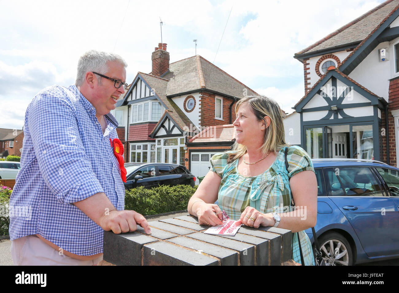 Ian Cooper, Labour-Partei Kandidat für Halesowen und Rowley Regis Wahlkampf Wahlkreis in der Ortschaft. Politische Partei Wahl 2017 MP Stockfoto