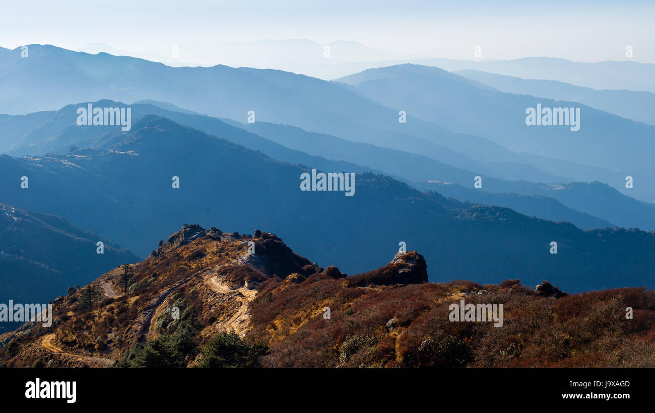 Bergkette von Sandakphu, Darjeeling, Indien gesehen Stockfoto