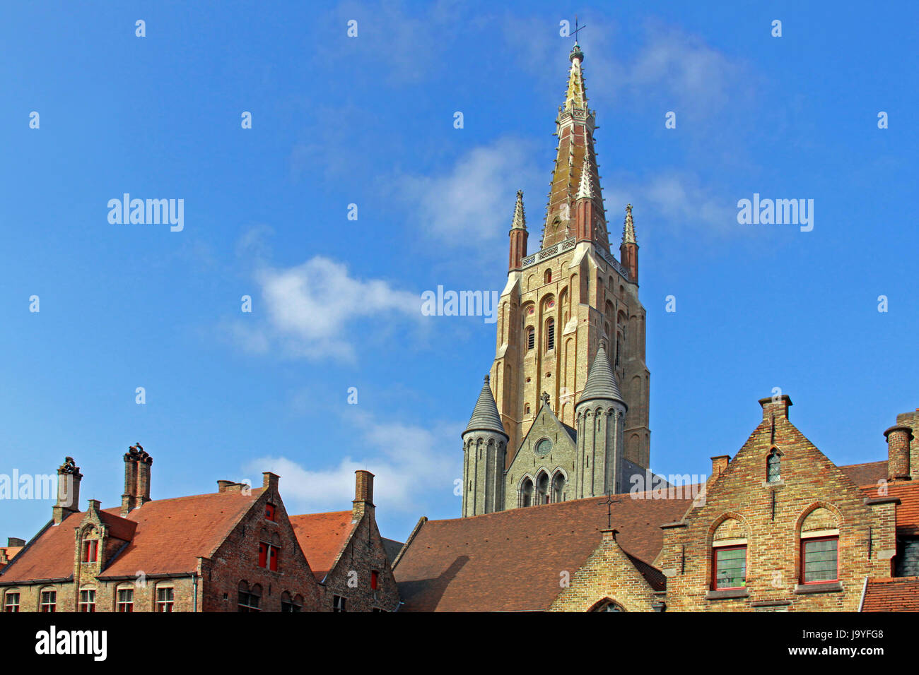 Turm der Kirche der Muttergottes von Krankenhaus Saint-Jean Stockfoto