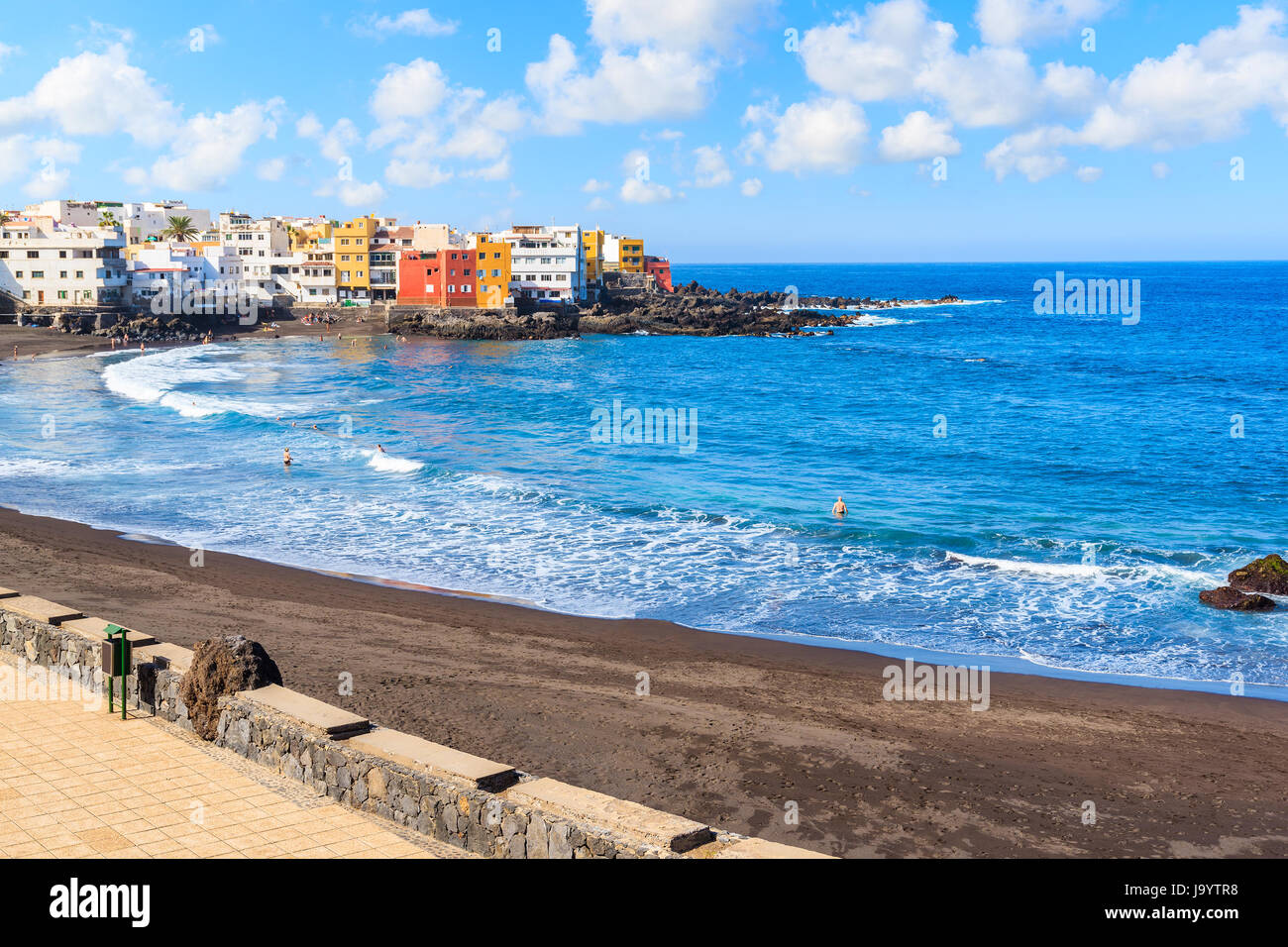 Blick auf Strand und Meer in Punta Brava Dorf in der Nähe von Puerto De La Cruz Stadt, Teneriffa, Kanarische Inseln, Spanien Stockfoto