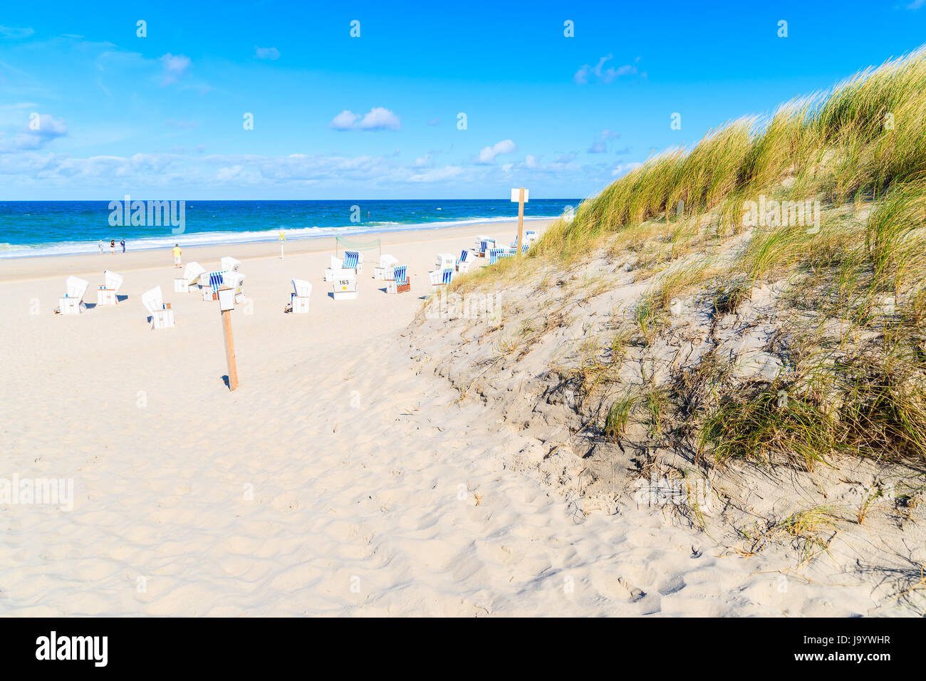 Blick auf Strand von Kampen an sonnigen Sommertag, Insel Sylt, Nordsee, Deutschland Stockfoto